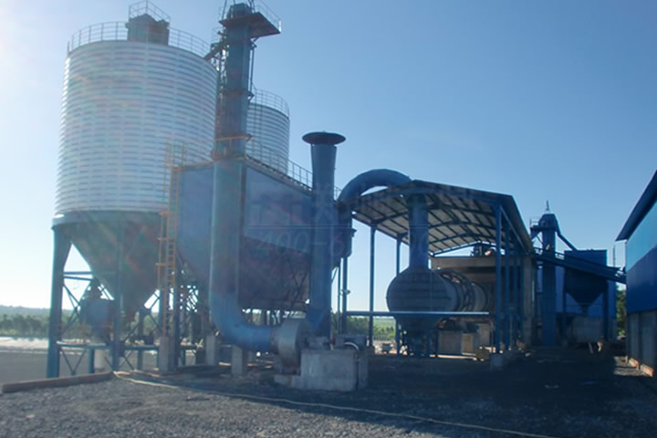 廢棄白泥隨意堆放不僅占用大量土地，污染環(huán)境，而且浪費了白泥中的大量的資源，東鼎白泥烘干機可以很好的實現(xiàn)白泥再利用