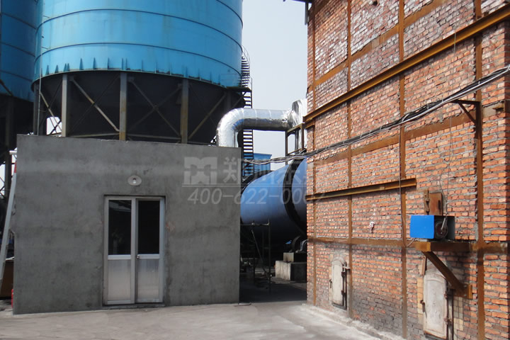 隨著電力工業(yè)的迅速發(fā)展，帶來(lái)了粉煤灰排放量的急劇增加，給我國(guó)的國(guó)民經(jīng)濟(jì)建設(shè)及生態(tài)環(huán)境造成巨大的壓力。隨著國(guó)家產(chǎn)業(yè)政策的不斷優(yōu)化，環(huán)保法規(guī)的日趨嚴(yán)歷，濕粉煤灰的妥善