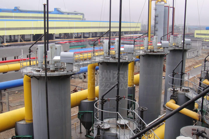 東鼎煤氣發(fā)生爐可以降低工人的勞動(dòng)強(qiáng)度，有效改善工作環(huán)境，是節(jié)能降耗、消煙除塵、以煤代油、代電的重要環(huán)保設(shè)備。