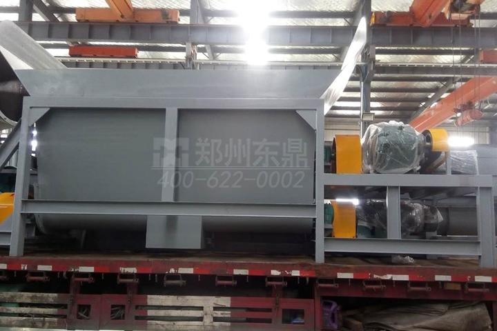 煤泥打散機(jī)是針對煤泥、泥煤、白泥等泥狀物料開發(fā)的一種集預(yù)打散破碎、緩沖定量于一體的專用設(shè)備。