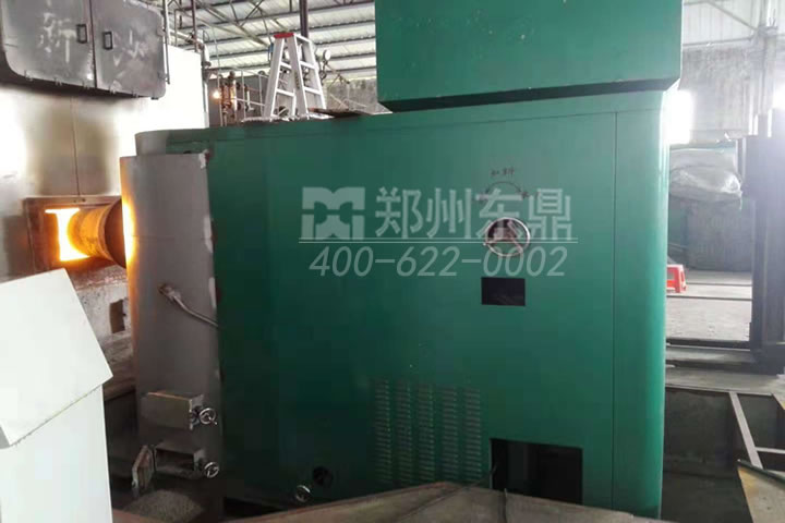 生物質(zhì)燃燒機是利用生物質(zhì)進(jìn)行能量轉(zhuǎn)換的主要設(shè)備，使用生物質(zhì)顆粒燃料，在燃燒室內(nèi)實現(xiàn)逐漸預(yù)熱、多級配氧、立體燃燒的火焰燃燒系統(tǒng)。