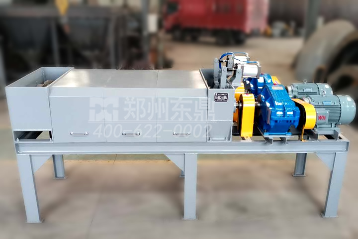 螺旋擠壓脫水機(jī)具有產(chǎn)能大，操作維修方便，投入成本低，分單螺旋和雙螺旋系列脫水產(chǎn)品