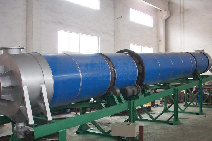 新型沼氣熱源生物質(zhì)有機(jī)肥烘干機(jī)設(shè)備可將高達(dá)七八十含水量的沼渣、糞便、鋸末等物料一次性烘干至安全貯藏水分標(biāo)準(zhǔn)。